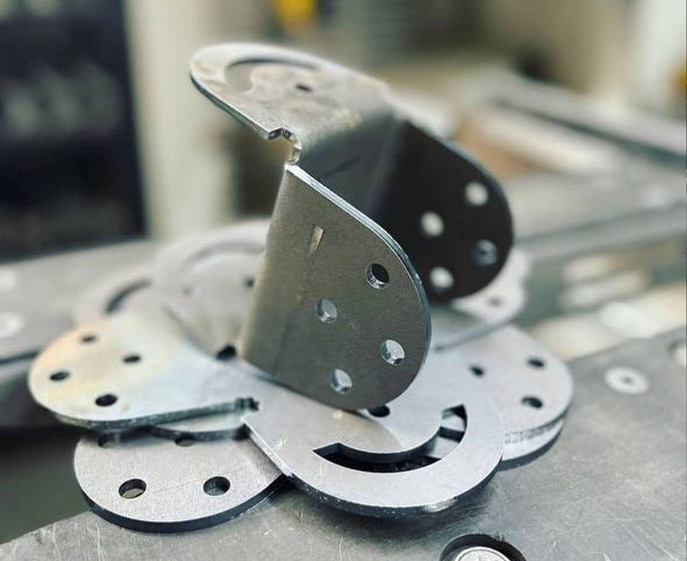 خم‌کاری چندمرحله‌ای دقیق CNC برای قطعات پیچیده ورق کاری
